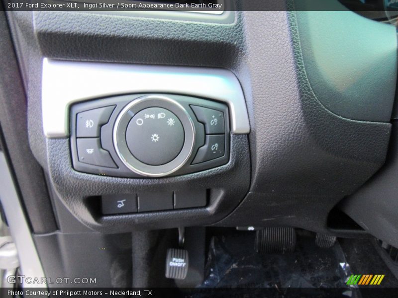 Ingot Silver / Sport Appearance Dark Earth Gray 2017 Ford Explorer XLT