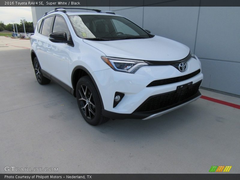 Super White / Black 2016 Toyota RAV4 SE