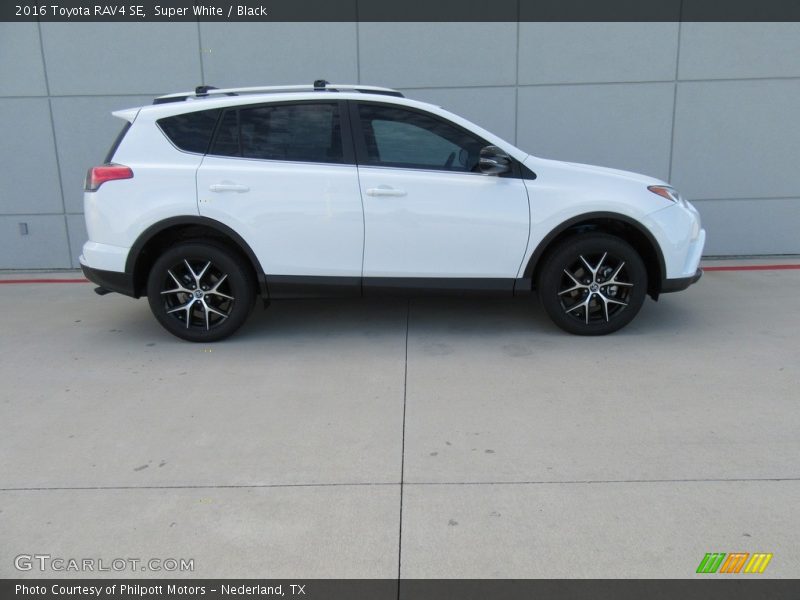 Super White / Black 2016 Toyota RAV4 SE
