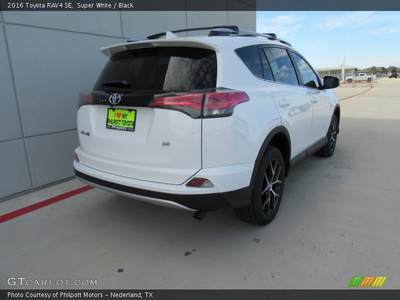 Super White / Black 2016 Toyota RAV4 SE