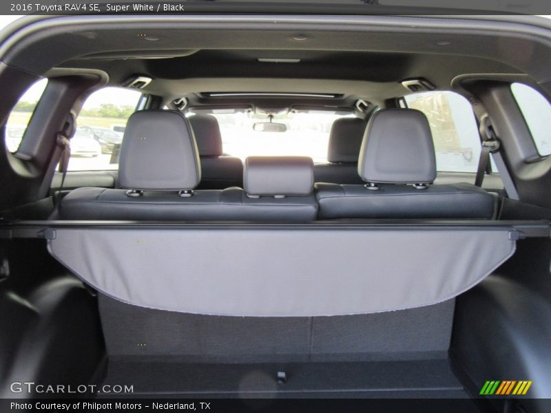 Super White / Black 2016 Toyota RAV4 SE