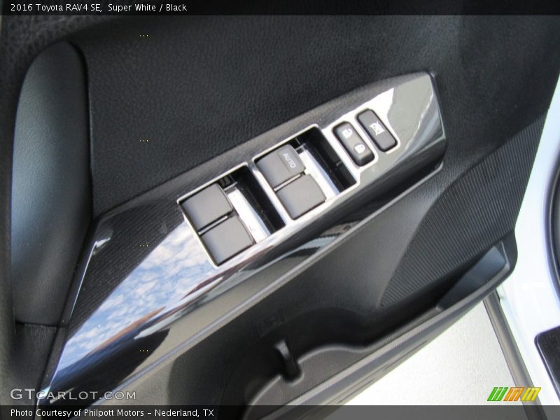 Super White / Black 2016 Toyota RAV4 SE
