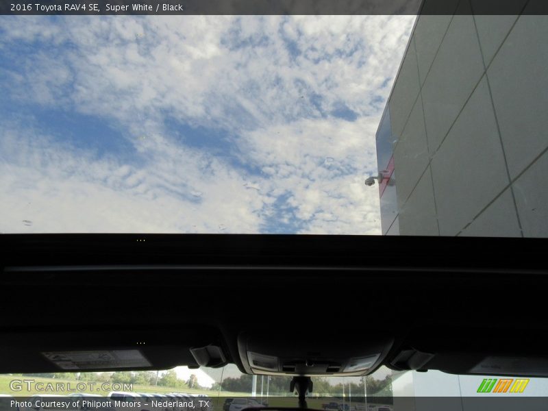 Super White / Black 2016 Toyota RAV4 SE