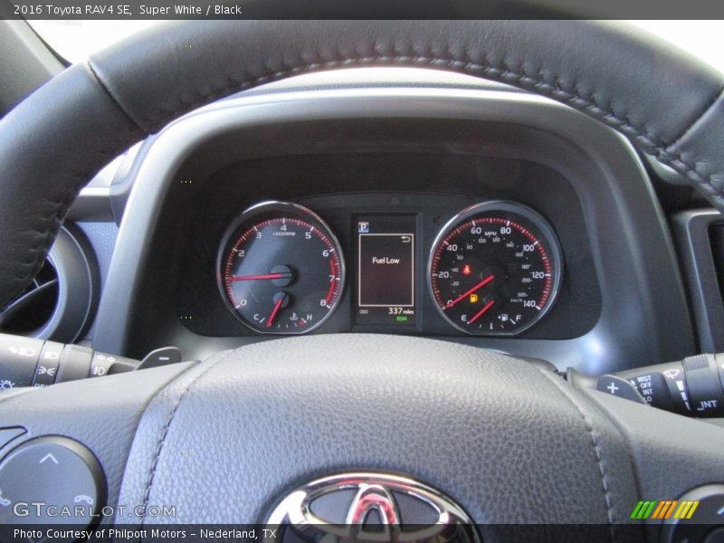Super White / Black 2016 Toyota RAV4 SE