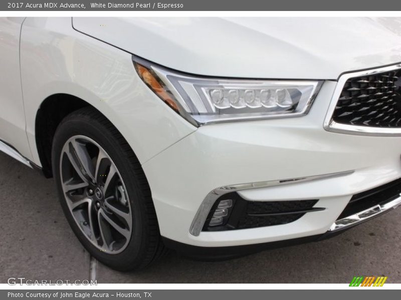 White Diamond Pearl / Espresso 2017 Acura MDX Advance