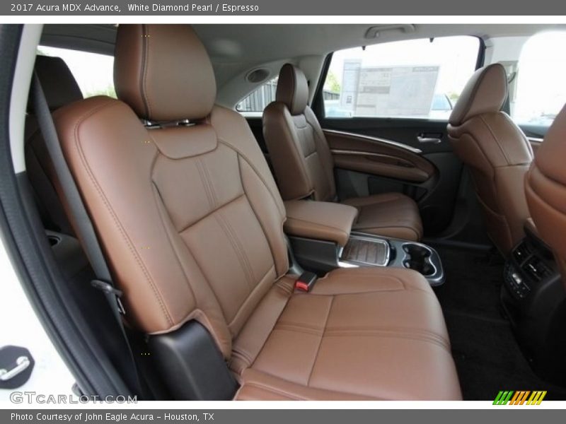 White Diamond Pearl / Espresso 2017 Acura MDX Advance