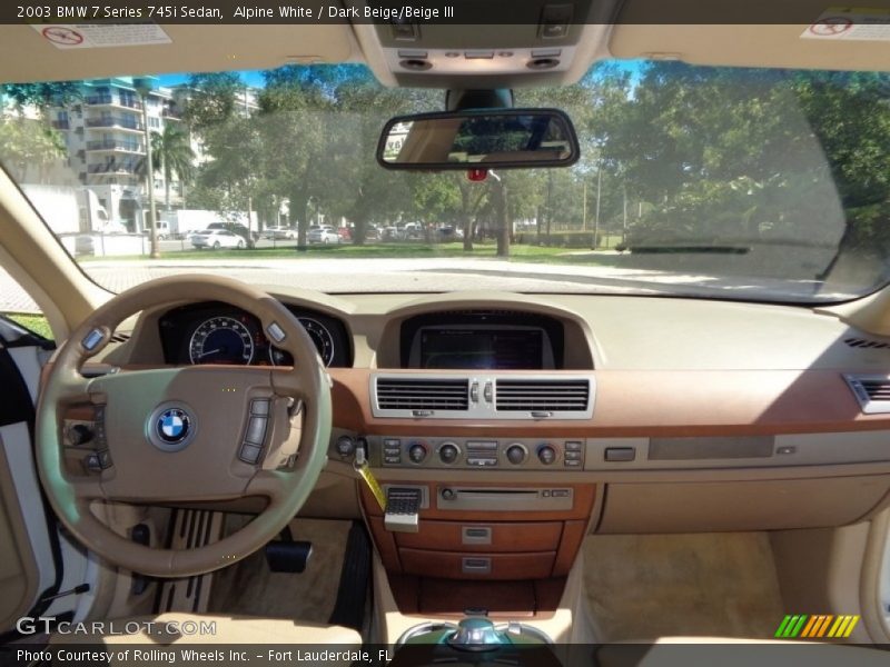 Dashboard of 2003 7 Series 745i Sedan