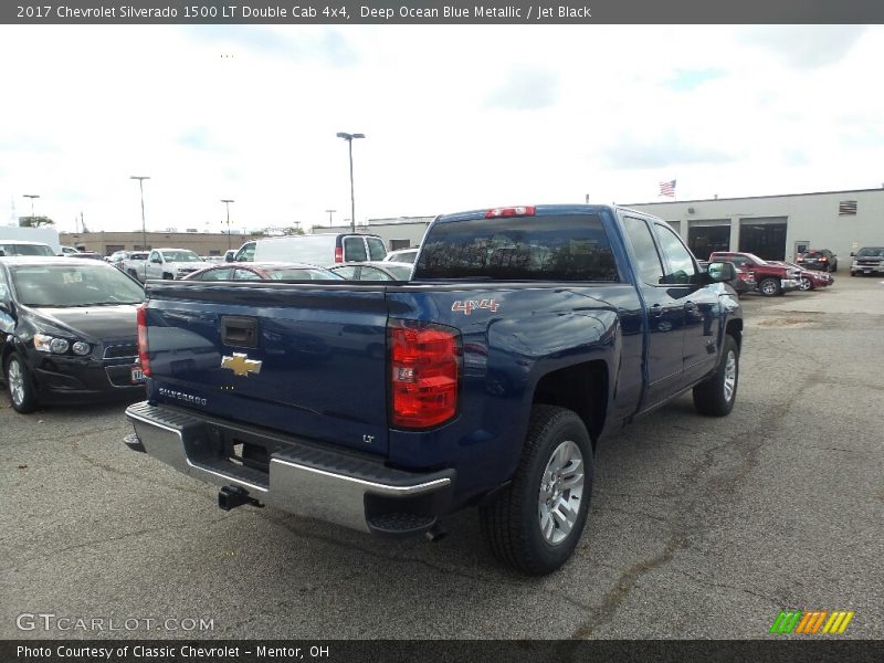 Deep Ocean Blue Metallic / Jet Black 2017 Chevrolet Silverado 1500 LT Double Cab 4x4