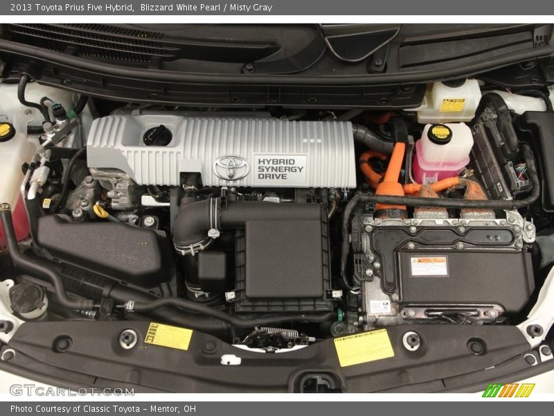Blizzard White Pearl / Misty Gray 2013 Toyota Prius Five Hybrid