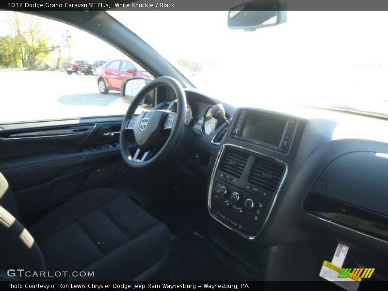 White Knuckle / Black 2017 Dodge Grand Caravan SE Plus