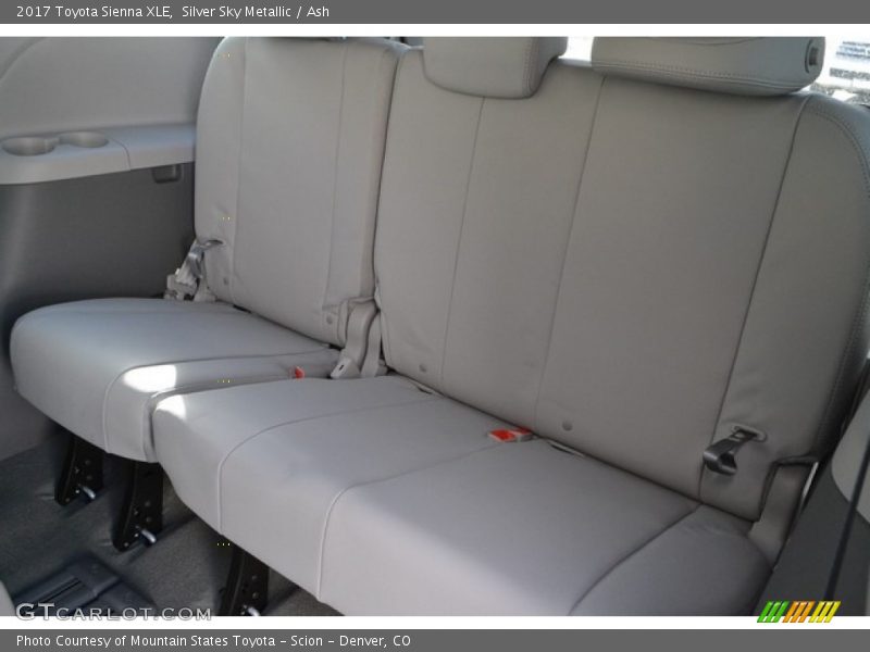 Silver Sky Metallic / Ash 2017 Toyota Sienna XLE