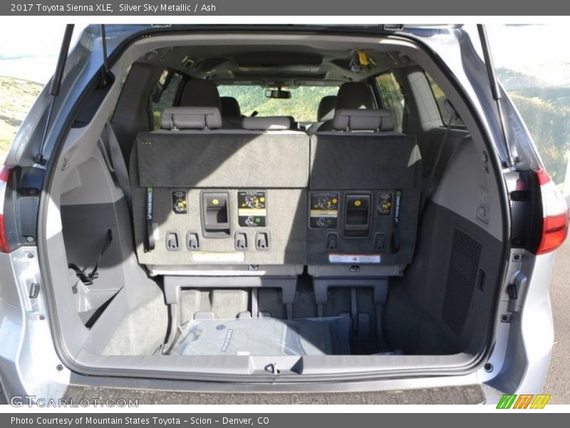 Silver Sky Metallic / Ash 2017 Toyota Sienna XLE
