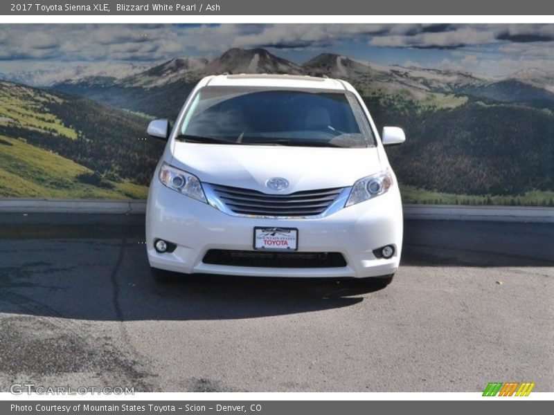 Blizzard White Pearl / Ash 2017 Toyota Sienna XLE