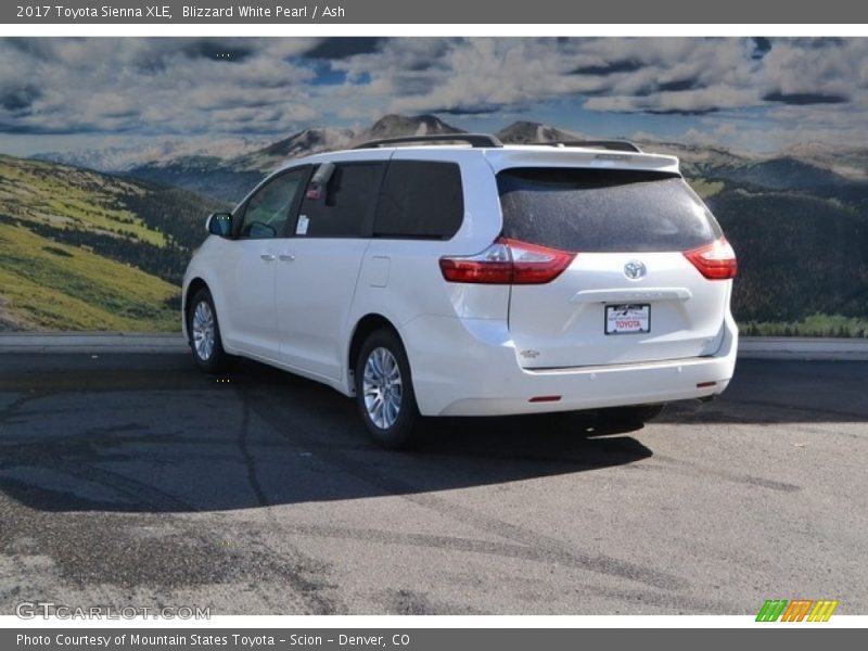 Blizzard White Pearl / Ash 2017 Toyota Sienna XLE