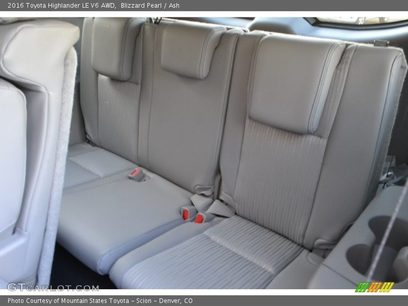 Blizzard Pearl / Ash 2016 Toyota Highlander LE V6 AWD