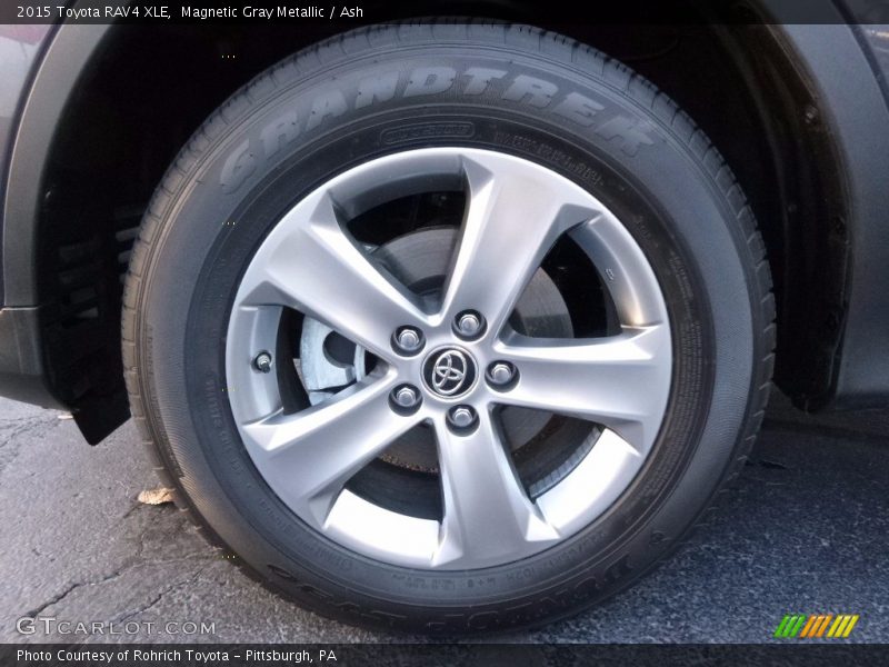 Magnetic Gray Metallic / Ash 2015 Toyota RAV4 XLE