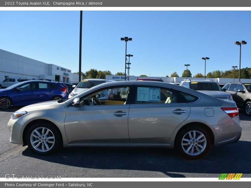 Champagne Mica / Almond 2013 Toyota Avalon XLE