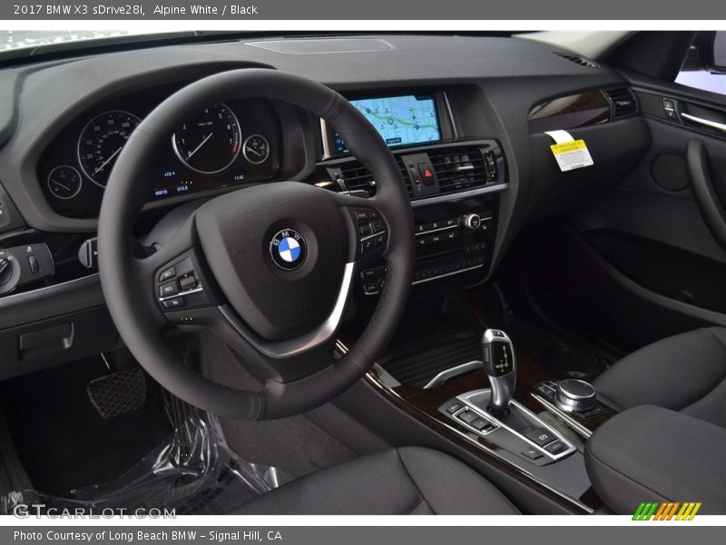 Alpine White / Black 2017 BMW X3 sDrive28i