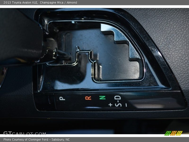 Champagne Mica / Almond 2013 Toyota Avalon XLE