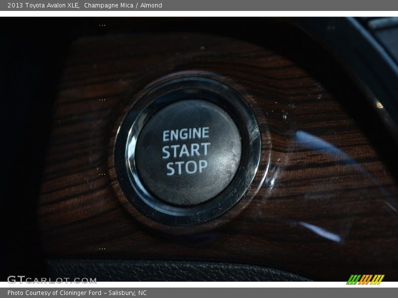 Champagne Mica / Almond 2013 Toyota Avalon XLE