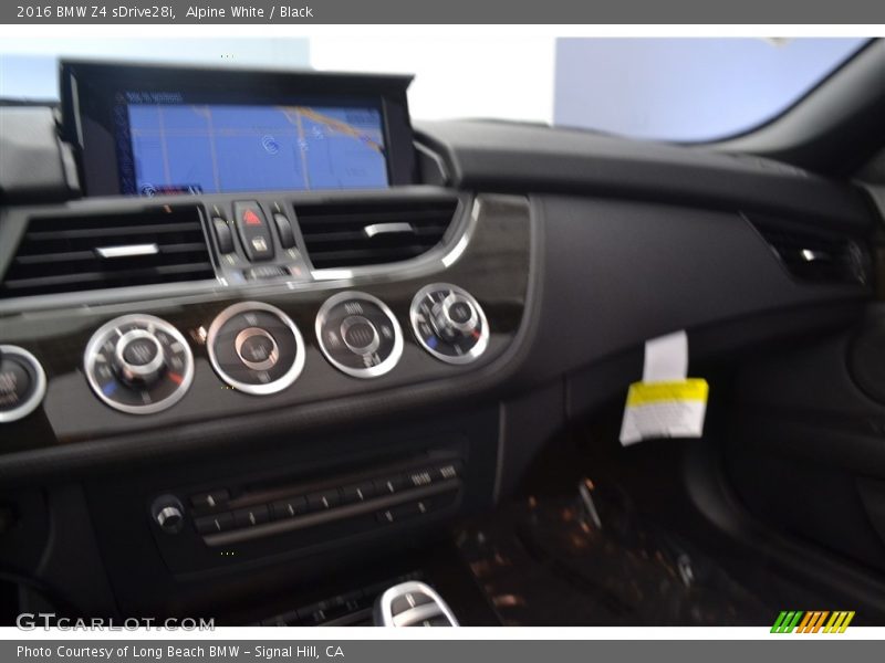 Alpine White / Black 2016 BMW Z4 sDrive28i