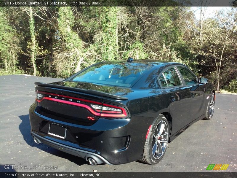 Pitch Black / Black 2016 Dodge Charger R/T Scat Pack