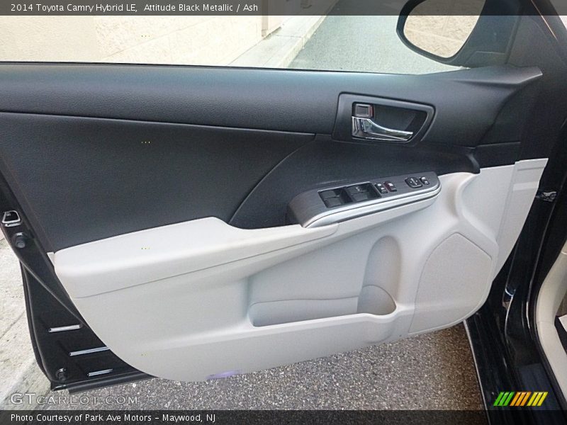 Attitude Black Metallic / Ash 2014 Toyota Camry Hybrid LE