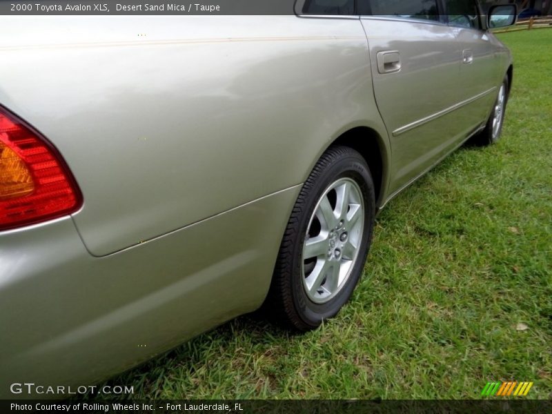 Desert Sand Mica / Taupe 2000 Toyota Avalon XLS