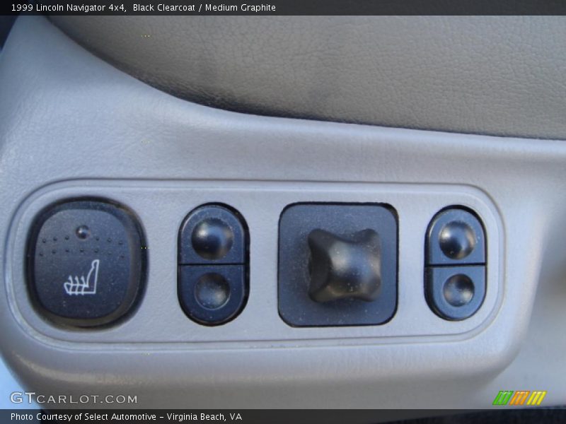 Black Clearcoat / Medium Graphite 1999 Lincoln Navigator 4x4