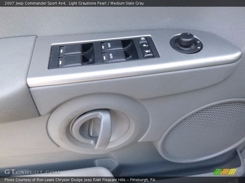 Light Graystone Pearl / Medium Slate Gray 2007 Jeep Commander Sport 4x4