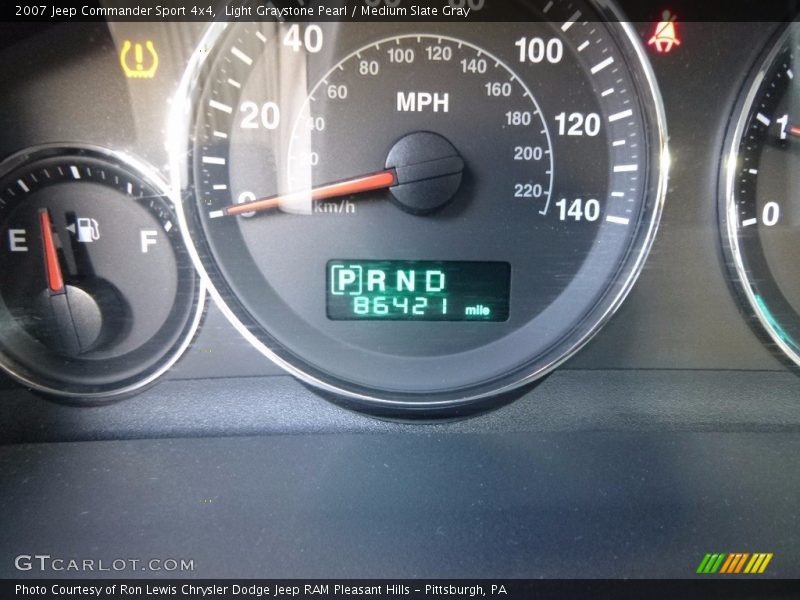 Light Graystone Pearl / Medium Slate Gray 2007 Jeep Commander Sport 4x4