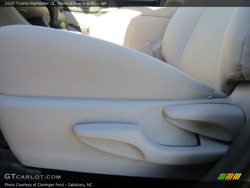 Nautical Blue Metallic / Ash 2016 Toyota Highlander LE