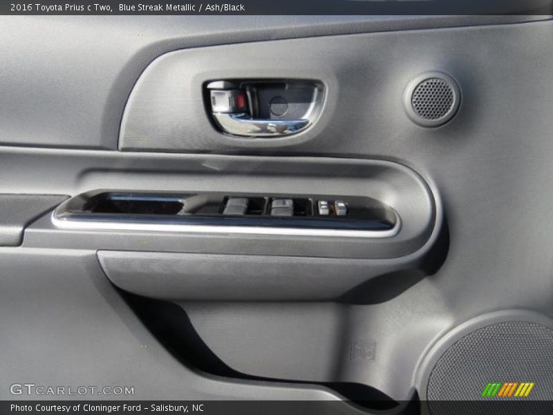 Blue Streak Metallic / Ash/Black 2016 Toyota Prius c Two
