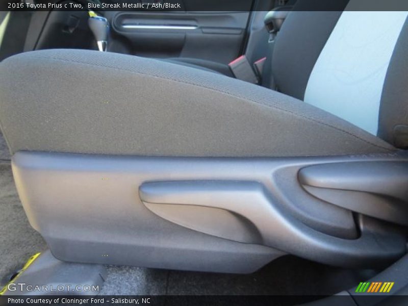 Blue Streak Metallic / Ash/Black 2016 Toyota Prius c Two
