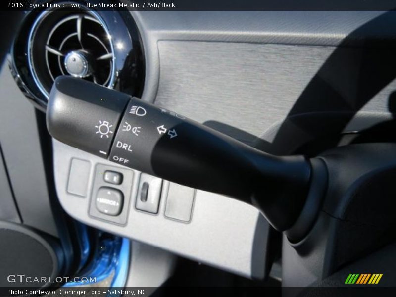Blue Streak Metallic / Ash/Black 2016 Toyota Prius c Two