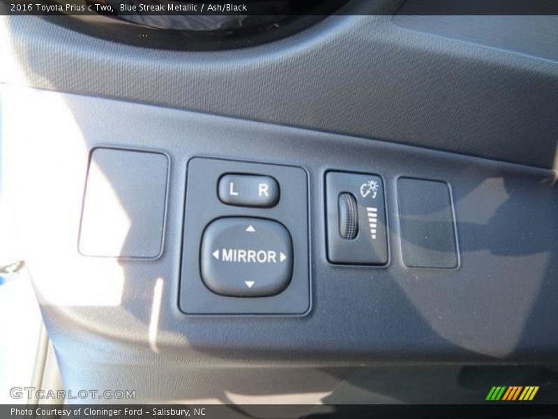 Blue Streak Metallic / Ash/Black 2016 Toyota Prius c Two