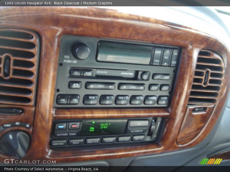 Black Clearcoat / Medium Graphite 1999 Lincoln Navigator 4x4