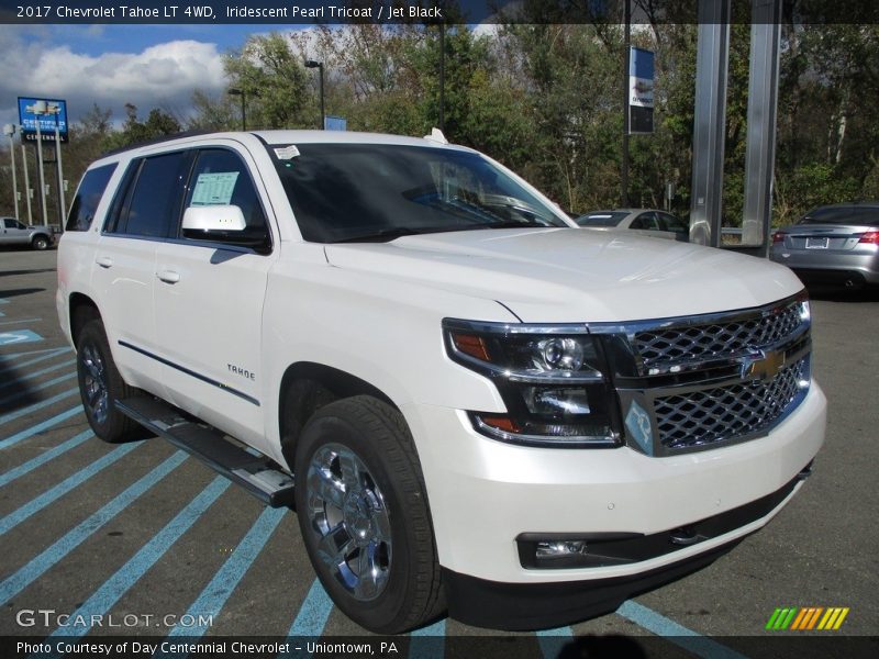 Front 3/4 View of 2017 Tahoe LT 4WD