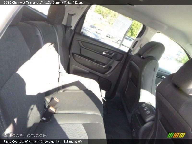 Summit White / Ebony 2016 Chevrolet Traverse LT AWD