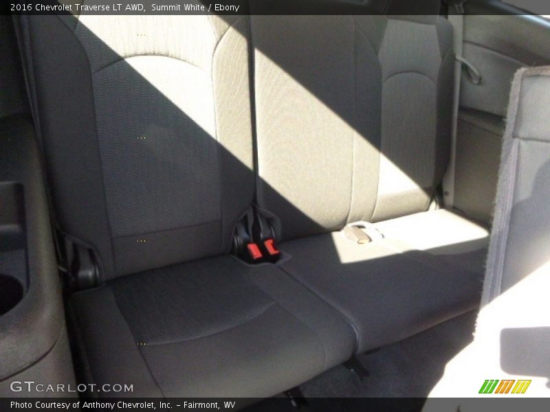 Summit White / Ebony 2016 Chevrolet Traverse LT AWD