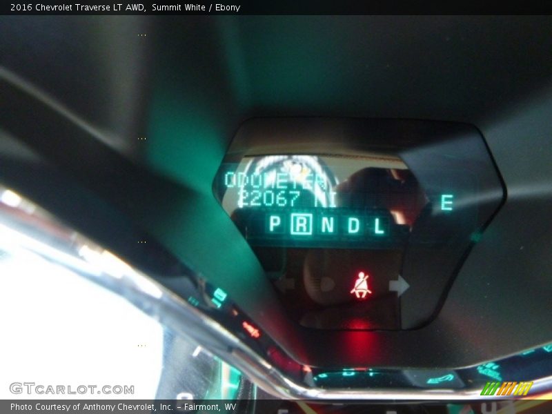Summit White / Ebony 2016 Chevrolet Traverse LT AWD