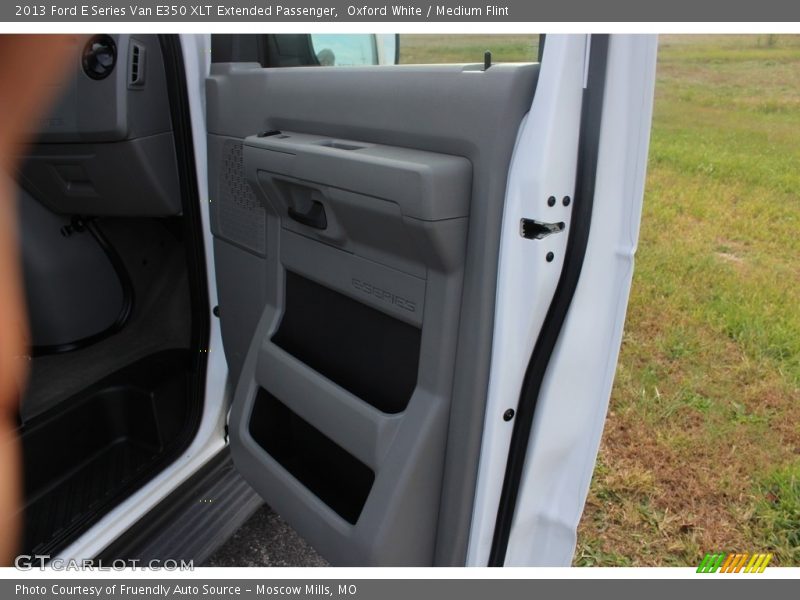 Oxford White / Medium Flint 2013 Ford E Series Van E350 XLT Extended Passenger