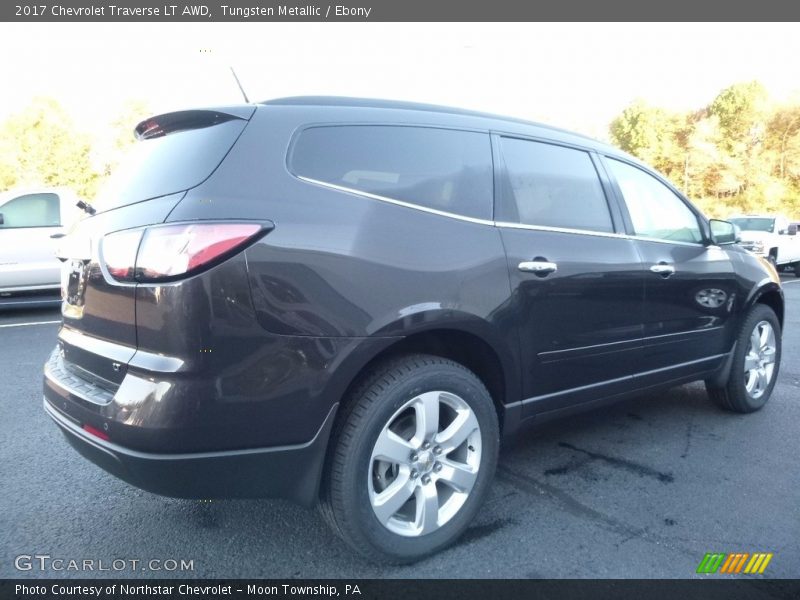 Tungsten Metallic / Ebony 2017 Chevrolet Traverse LT AWD