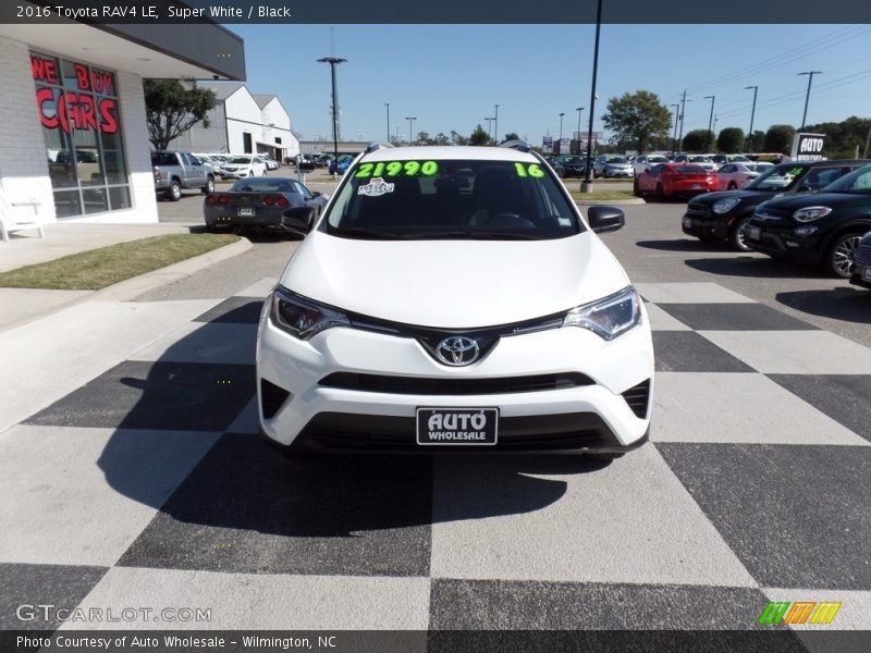 Super White / Black 2016 Toyota RAV4 LE