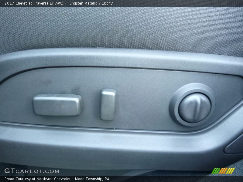 Tungsten Metallic / Ebony 2017 Chevrolet Traverse LT AWD