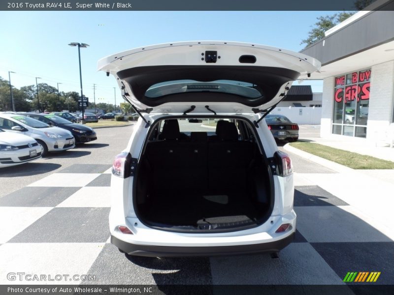 Super White / Black 2016 Toyota RAV4 LE