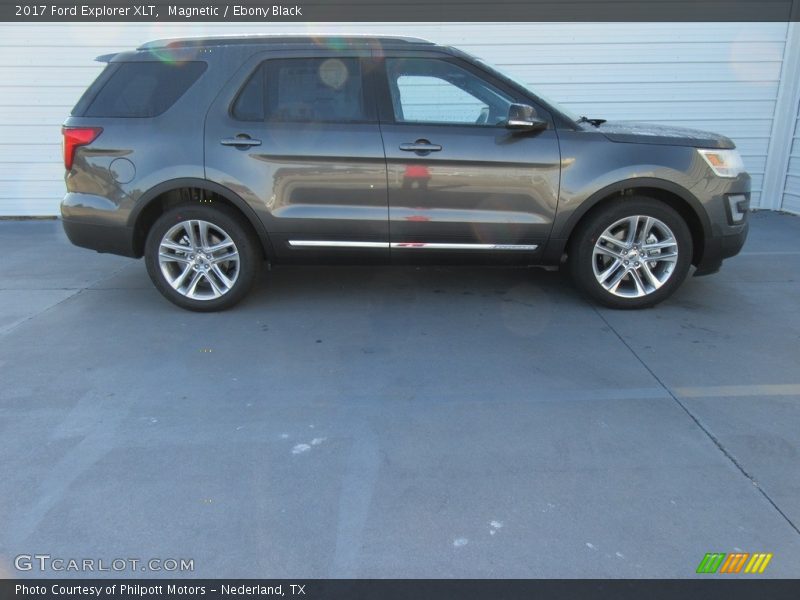 Magnetic / Ebony Black 2017 Ford Explorer XLT