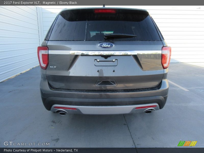 Magnetic / Ebony Black 2017 Ford Explorer XLT