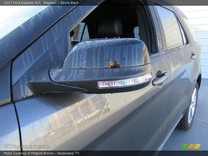 Magnetic / Ebony Black 2017 Ford Explorer XLT