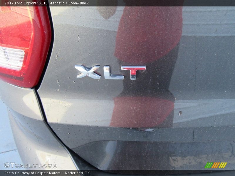 Magnetic / Ebony Black 2017 Ford Explorer XLT